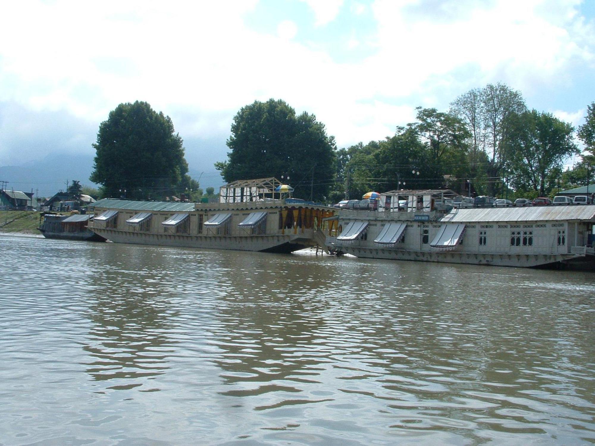 The Shelter Group Of Houseboats & Tour Organiser Srīnagar Exteriör bild